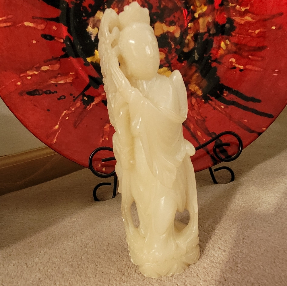Beautiful oriental Alabaster carved vintage figure